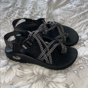 Chaco sandals sz 6 black & white